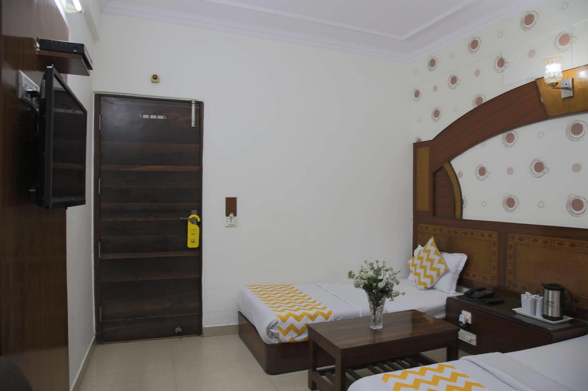 Hotel Pallvi Palace "A Well Hygiene Place" Paharganj Luaran gambar